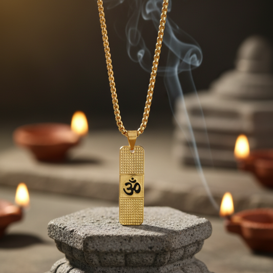 OM PREMIUM GOLD PENDANT AND CHAIN WITH UNIQUE DOTTED PATTERN