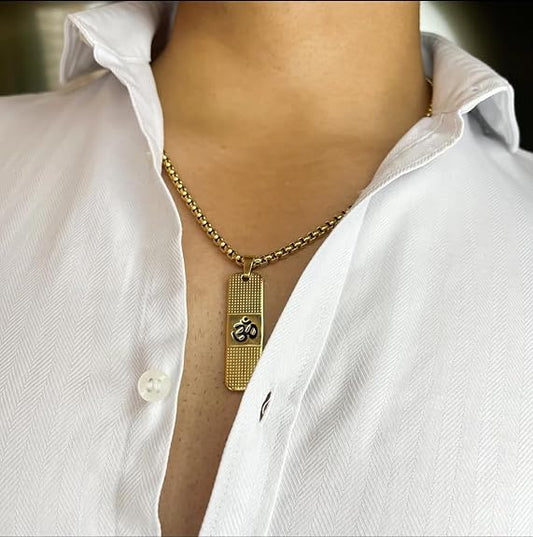 OM PREMIUM GOLD PENDANT AND CHAIN WITH UNIQUE DOTTED PATTERN